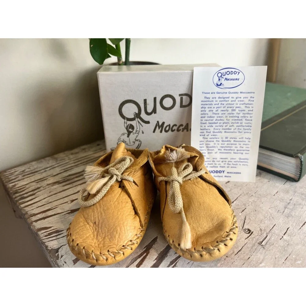 Vintage Gorgeous Quoddy Handsewn Soft Leather Tan Baby Moccasins NOS Size 2/MINT
